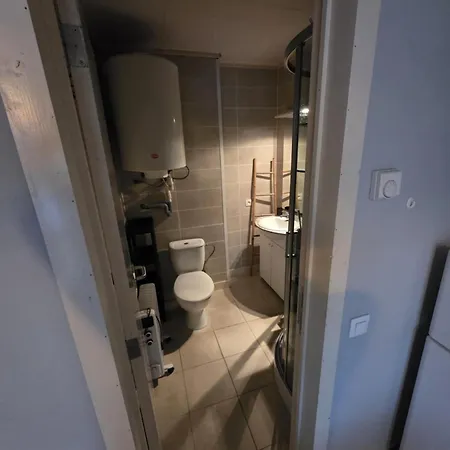 Les Deux Ecureuils Apartment *