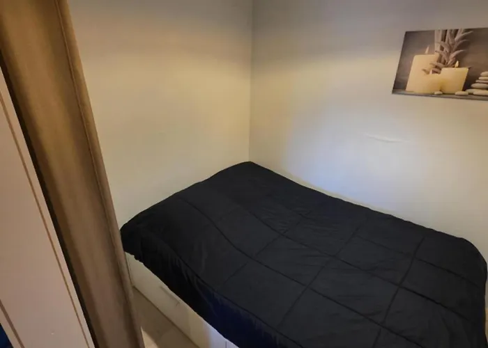 Les Deux Ecureuils *